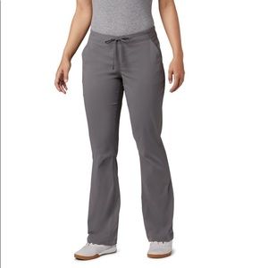 Columbia Anytime Outdoor bootcut green pants